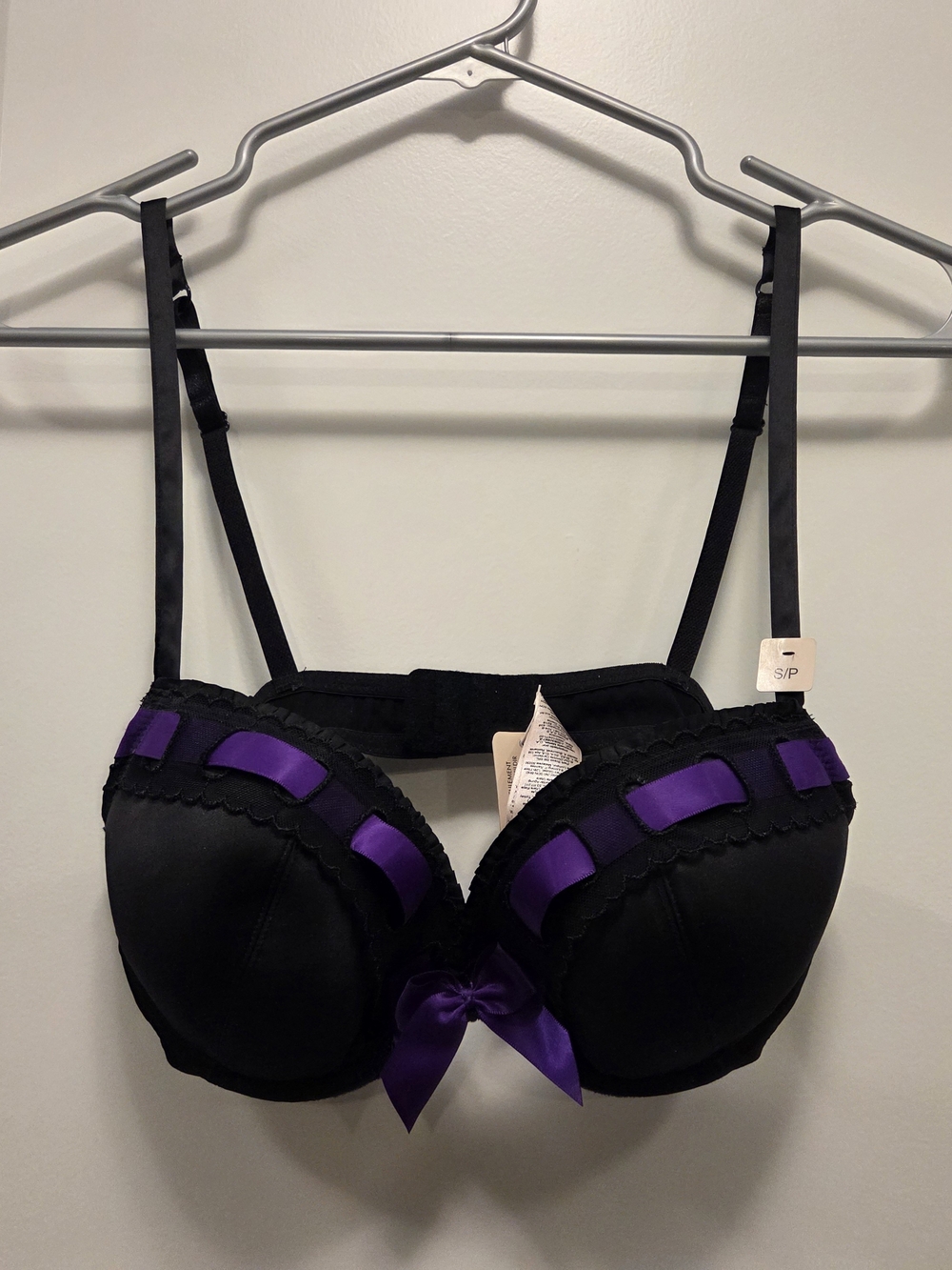 BNWT La SENZA Black Satin Bra with Lace & Purple Ribbon Accents